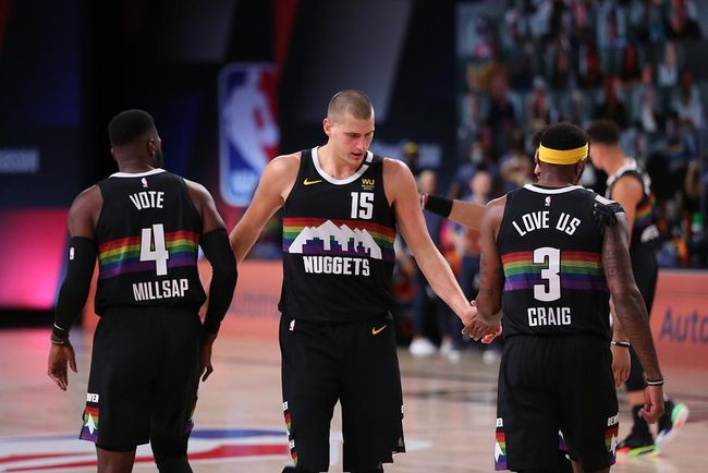 上海队险胜四川队，乔治状态火热