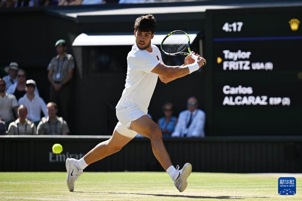 温网鏖战ATP总决赛，阿尔卡拉斯点燃赛场