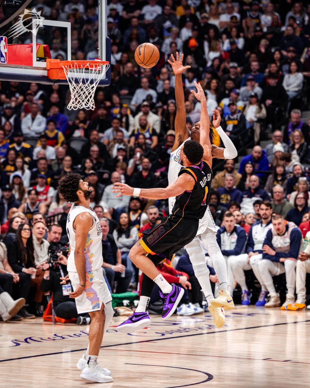 热火碾压掘金，易建联点燃赛场