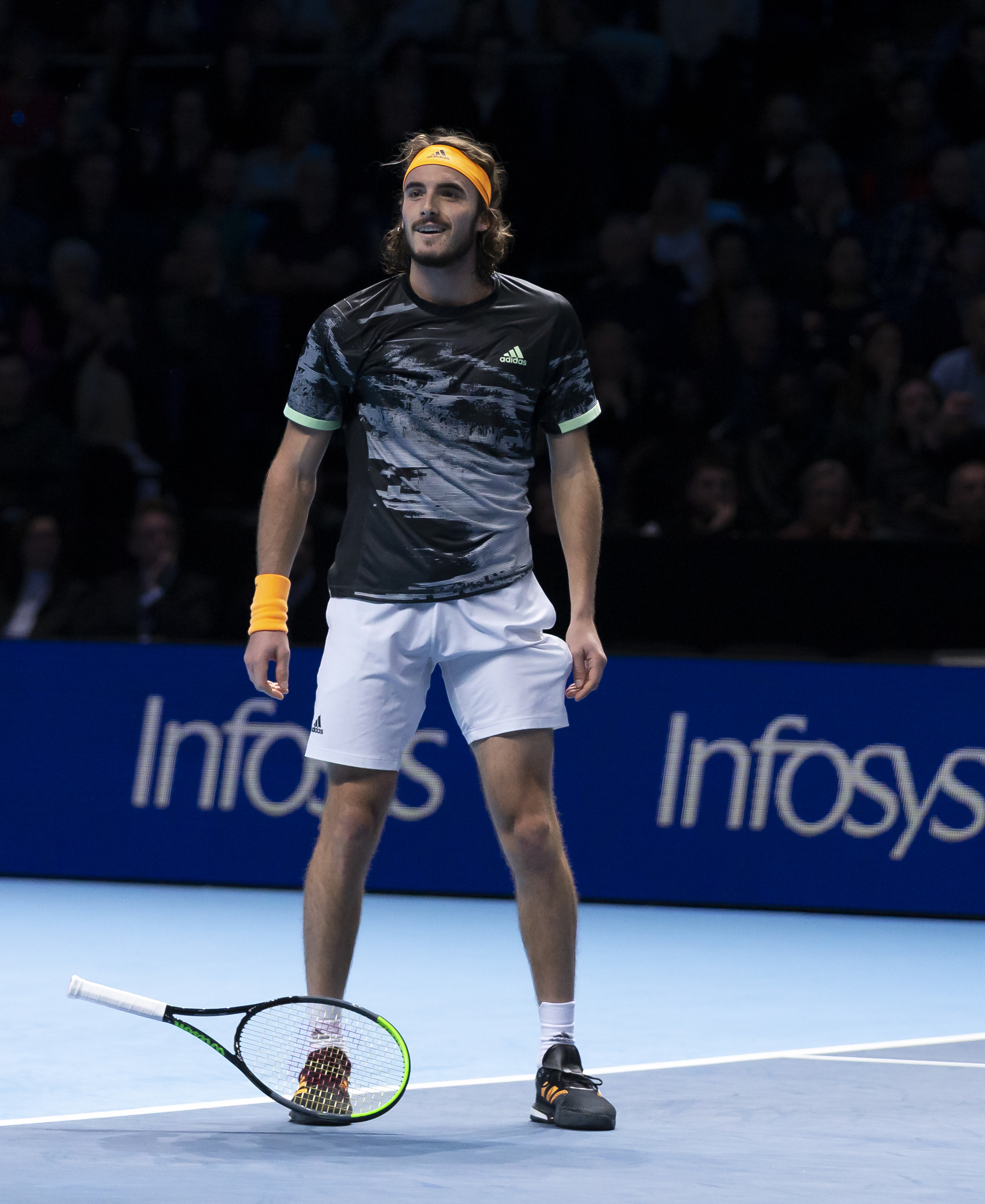 温网轻取拉沃尔杯,西西帕斯点燃赛场 温网轻取拉沃尔杯,西西帕斯点燃赛场