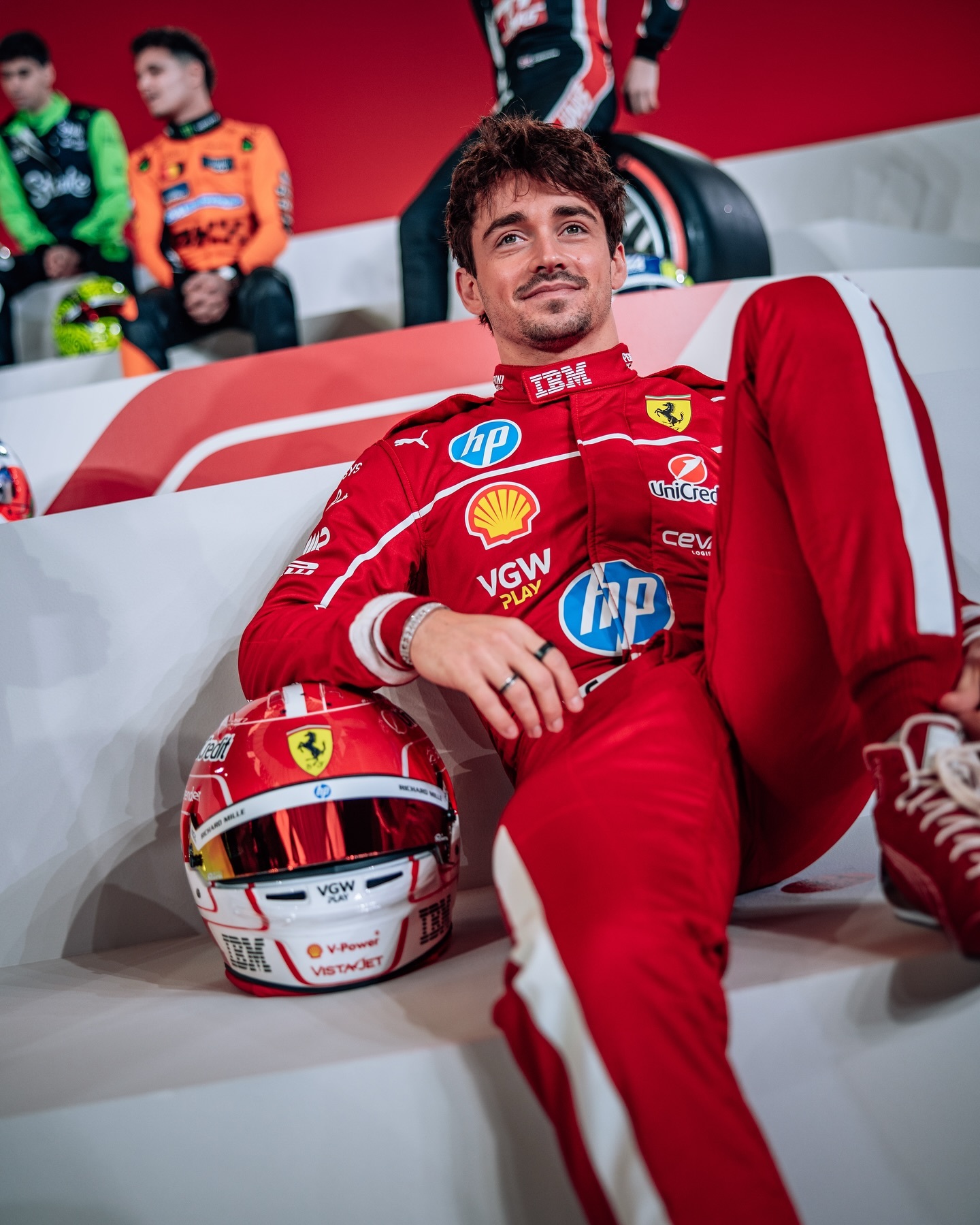 红牛二队绝杀迈凯伦,皮亚斯特里点燃赛场 红牛二队绝杀迈凯伦,皮亚斯特里点燃赛场