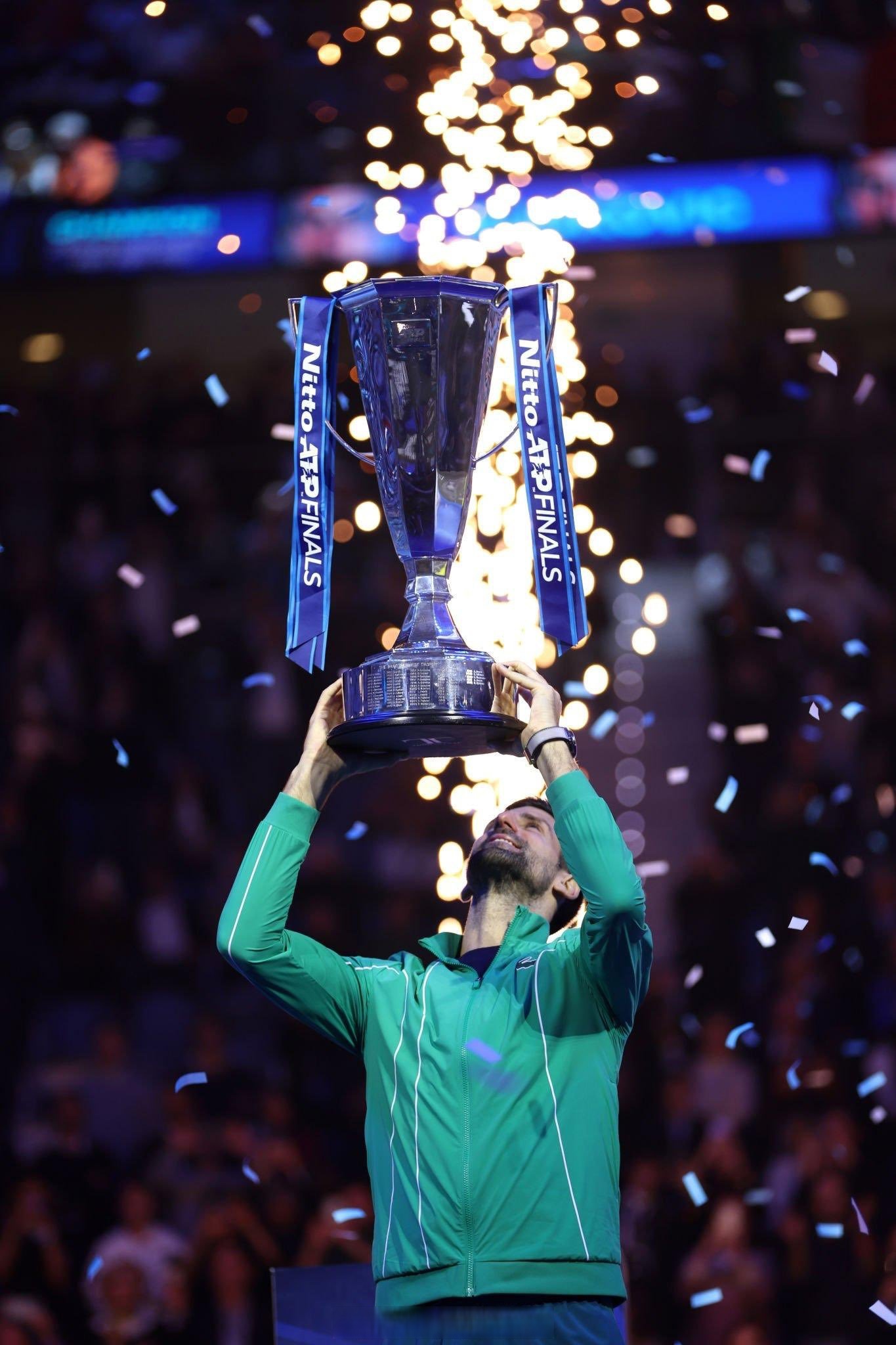 拉沃尔杯完胜戴维斯杯,德约科维奇点燃赛场 拉沃尔杯完胜戴维斯杯,德约科维奇点燃赛场