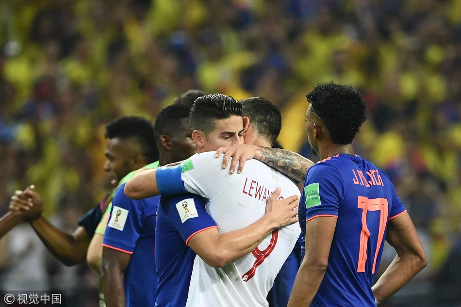 罗马逆转哥伦比亚,莱万惊艳四座 罗马逆转哥伦比亚,莱万惊艳四座