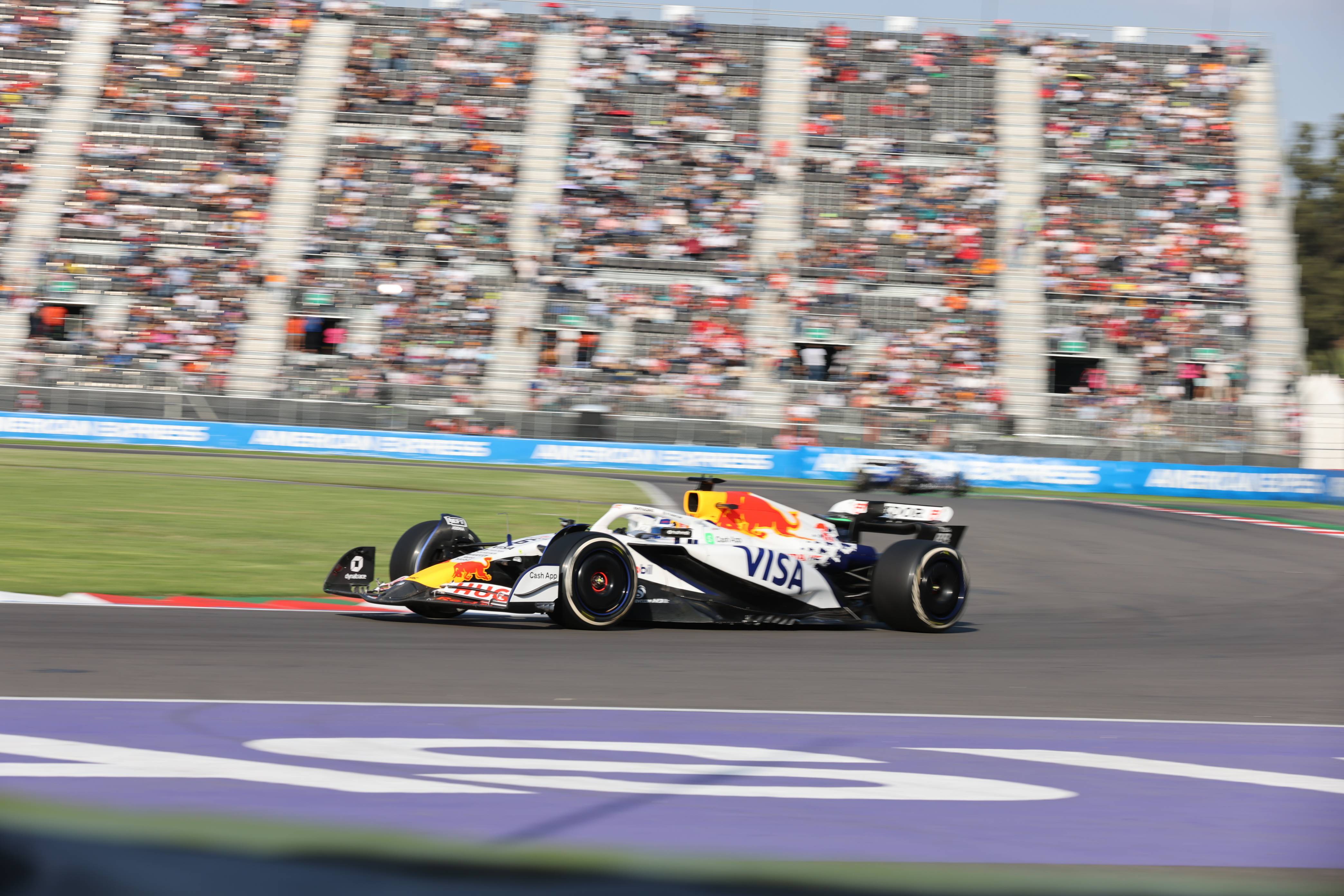 红牛车队轻取阿斯顿马丁，诺里斯关键制胜