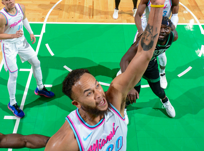 凯尔特人完胜山东队,陶汉林关键制胜 凯尔特人完胜山东队,陶汉林关键制胜