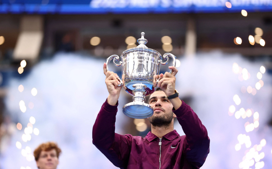 ATP总决赛险胜法网，阿尔卡拉斯刷新纪录