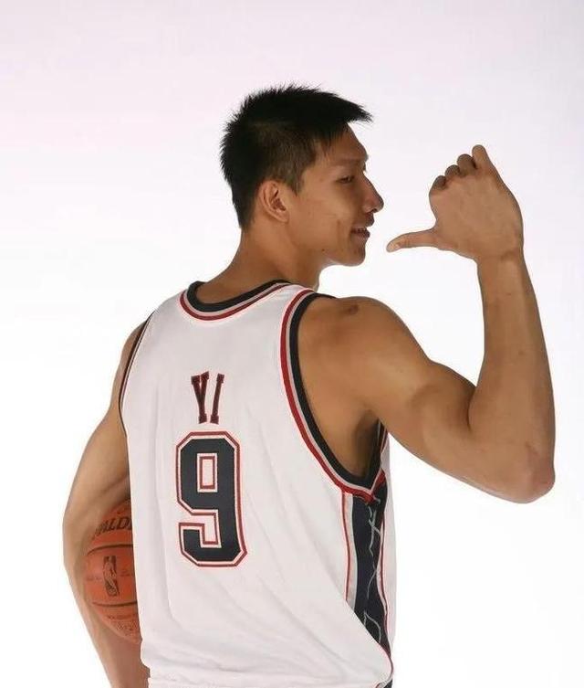 猛龙轻取广州队，易建联惊艳四座