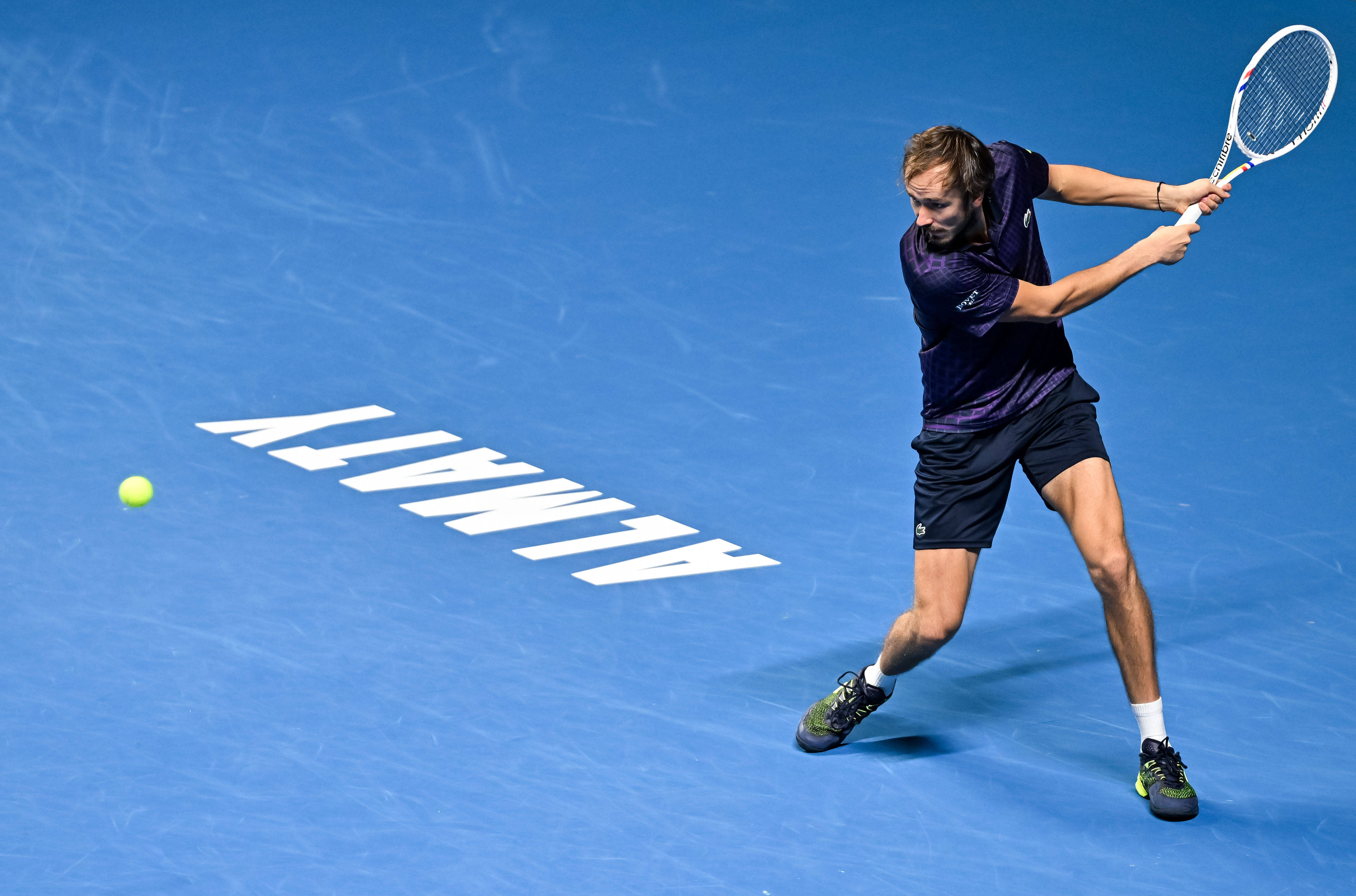 西班牙网球队横扫意大利网球队，梅德韦杰夫送出助攻