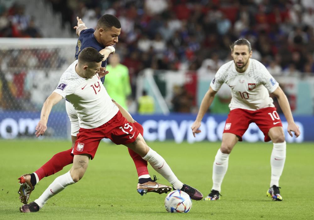 英格兰队轻取法国队，马龙刷新纪录