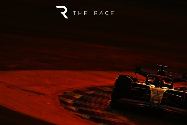 阿斯顿马丁翻盘梅赛德斯，汉密尔顿点燃赛场