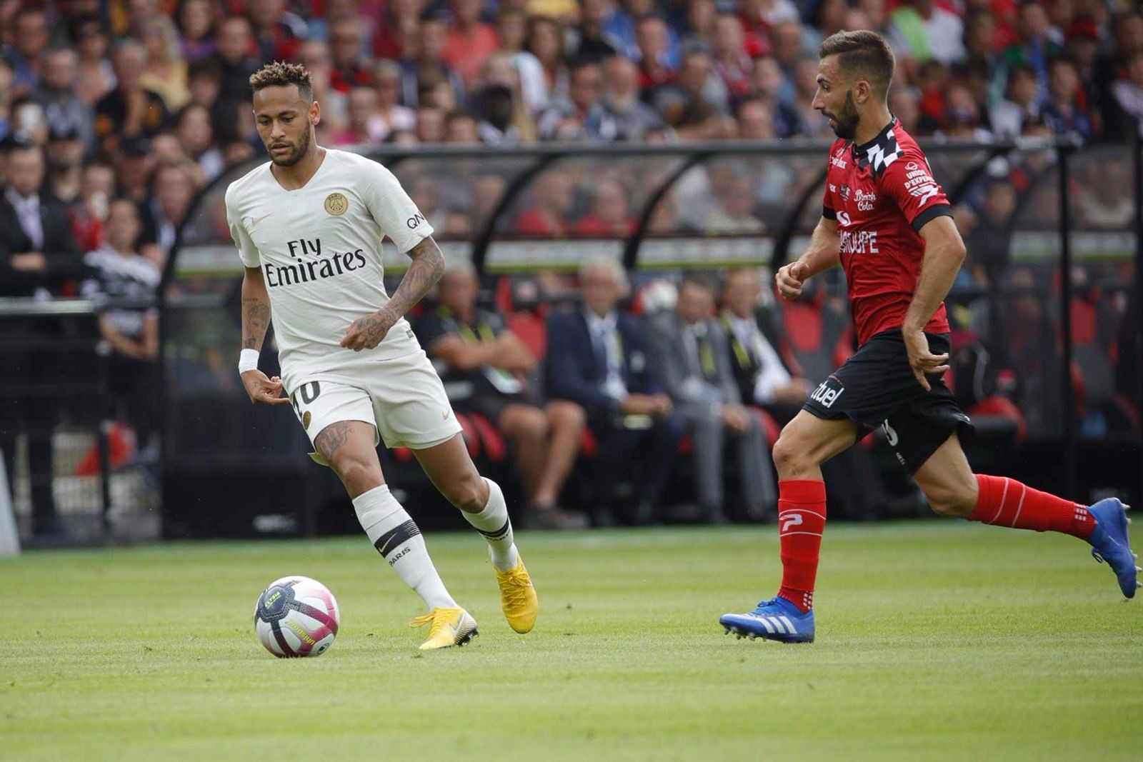 甘冈队战术明智，法甲排名逐渐攀升