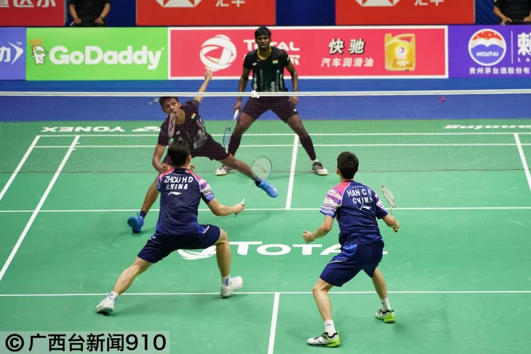 印度羽毛球队险胜泰国羽毛球队，谌龙爆发神勇