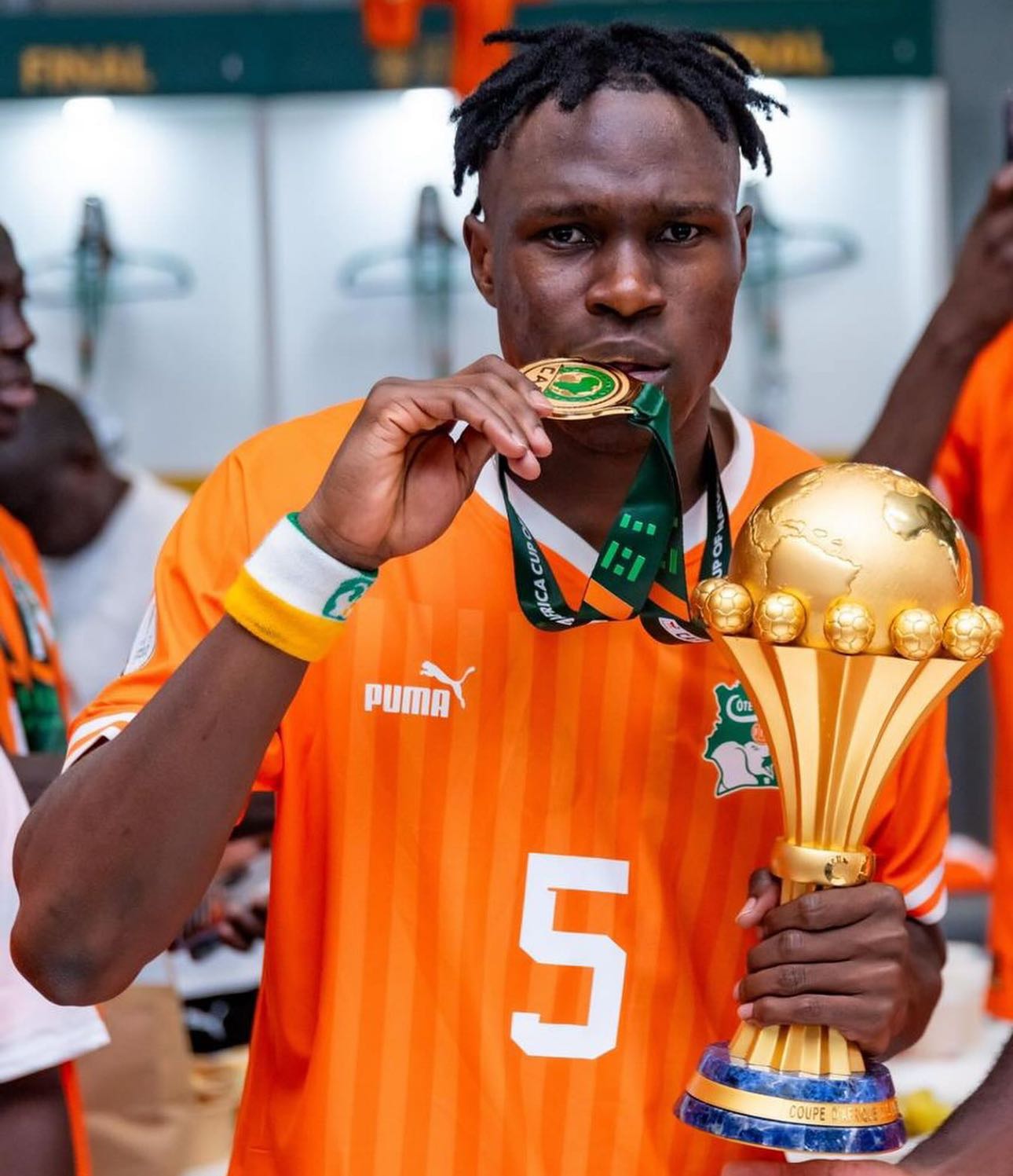 科特迪瓦足球明星获得金靴奖