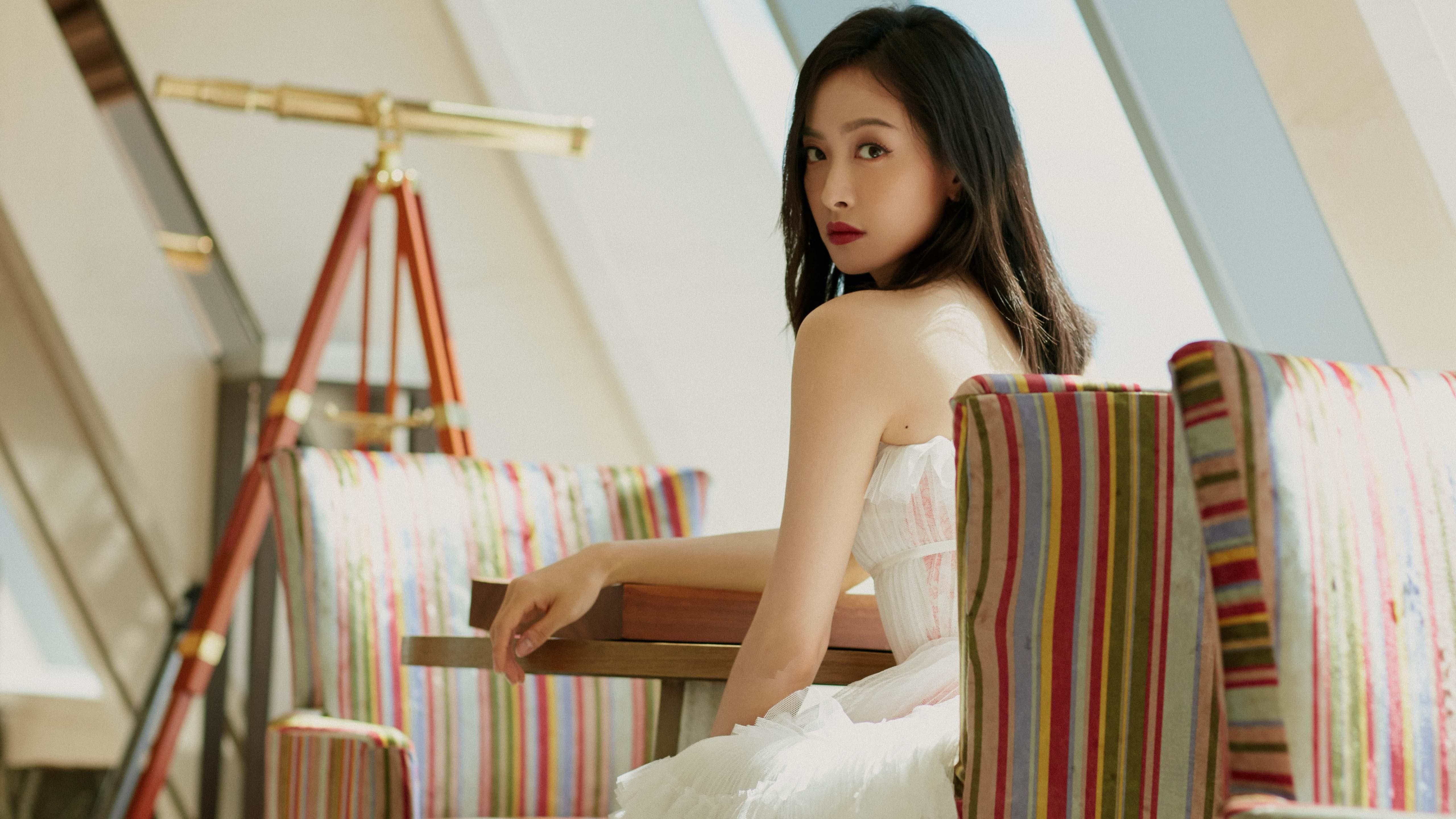 北欧寒夜奇迹,格纳布里最后时刻绝杀,挪威新星终结利物浦不败神话