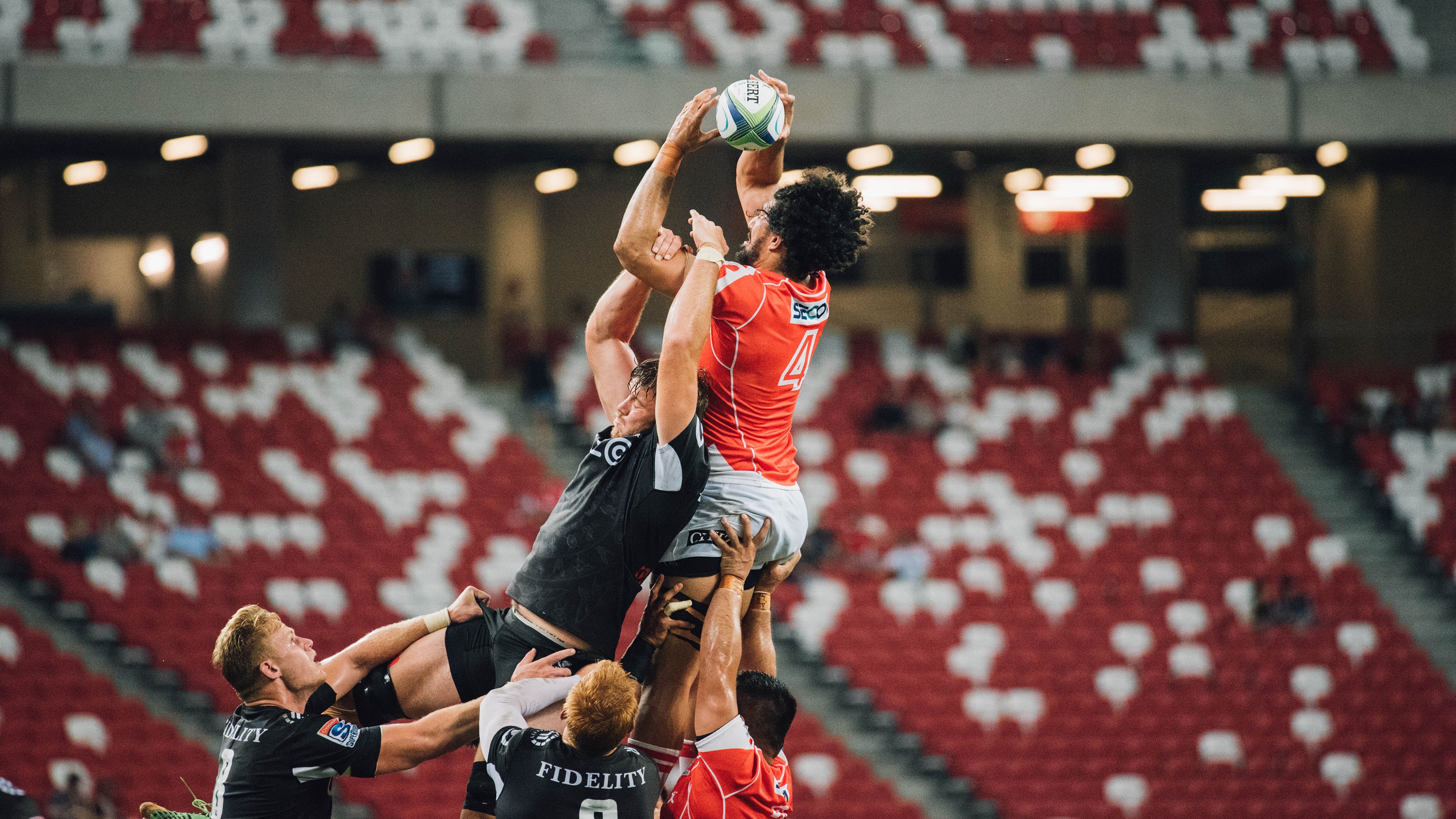 赛道上的奇迹，迈凯伦险胜红牛，周冠宇扛起全队